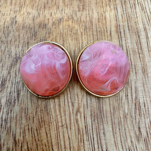 Kramer Vtg Pink White Marbled Lucite Pyramid Clip On Earrings Gold Tone Metal - Picture 2 of 10